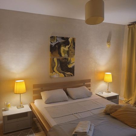Sunflower Apartment Near Kiev Airport & Railway Station & Center City! 外观 照片