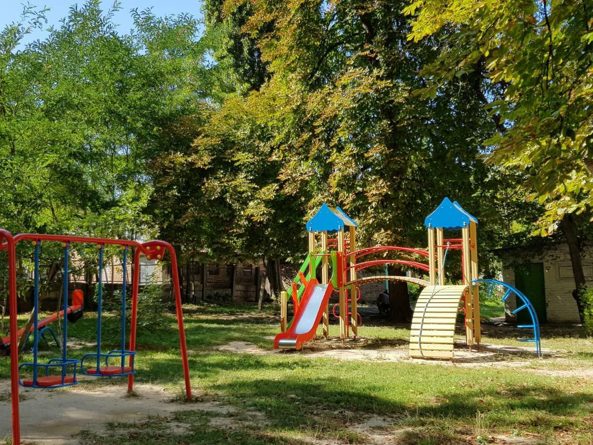 Sunflower Apartment Near Kiev Airport & Railway Station & Center City! 外观 照片